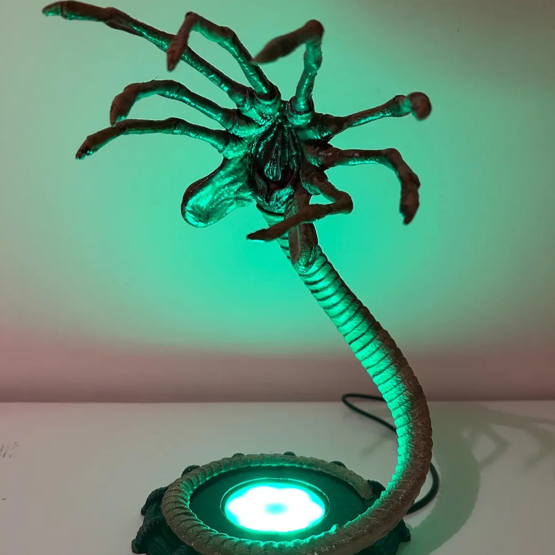 Lampu Alien Facehugger Lampu M - Home Lighting And Decor ulasan dan harga